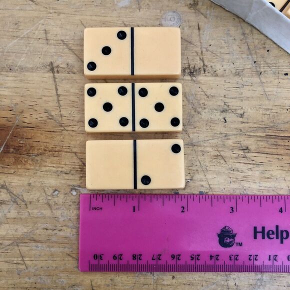 Vintage Butterscotch Dominoes Set of 28 2" x 1"x.4" Made in USA - Picture 3 of 5